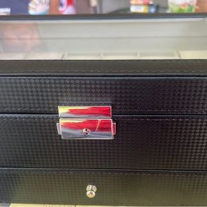 Jewelry storage case